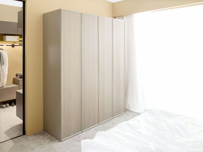 ARTAYO 100 - Wardrobe with folding doors _ Sudbrock Möbelhandwerk